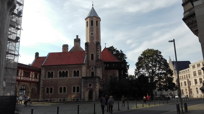 Blick auf Burg Dankwarderode mit Kirche St. Peter und Paul