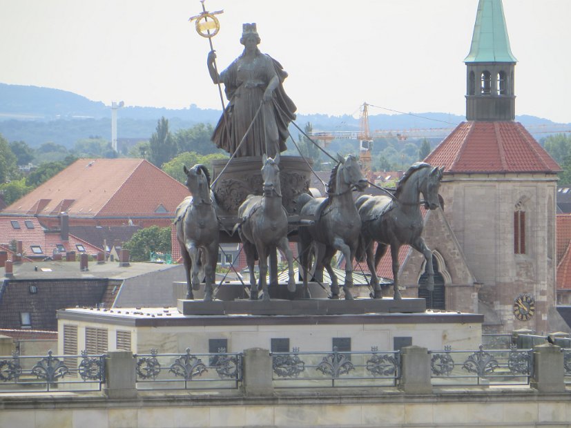 Blick vom Rathausturm auf die Quadriga