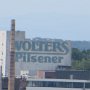 Blick vom Rathausturm auf die Brauerei Wolters. Die größte Privatbrauerei Niedersachsens. Das Hofbrauhaus Wolters hat eine Tradition, die bis ins Jahr 1627 zurückgeht. 1882 wurde der Brauerei die Auszeichnung „Herzogliches Hofbrauhaus“   verliehen. Daraus leitet die Brauere bis heute die Berechtigung für die weitere Nutzung des "Präfix Hof" ab . Zu den bekanntesten Biermarken gehören "Wolters Pilsener" und "Der Schwarze Herzog".